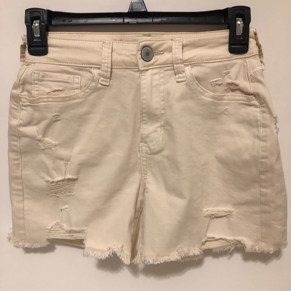 So curvy midi cream distressed jean shorts women’s size 1/25